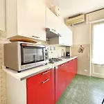 Parking,wifi, Netflix - Sunny Sea View Haven Apartamento