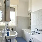 Parking,wifi, Netflix - Sunny Sea View Haven