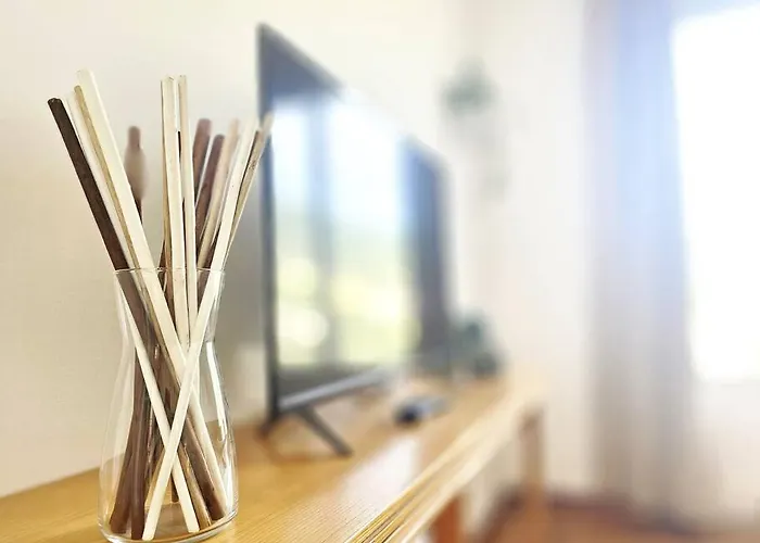 Parking,wifi, Netflix - Sunny Sea View Haven Appartement *