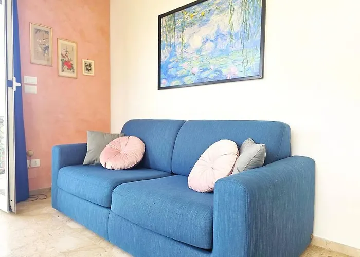 Parking,wifi, Netflix - Sunny Sea View Haven